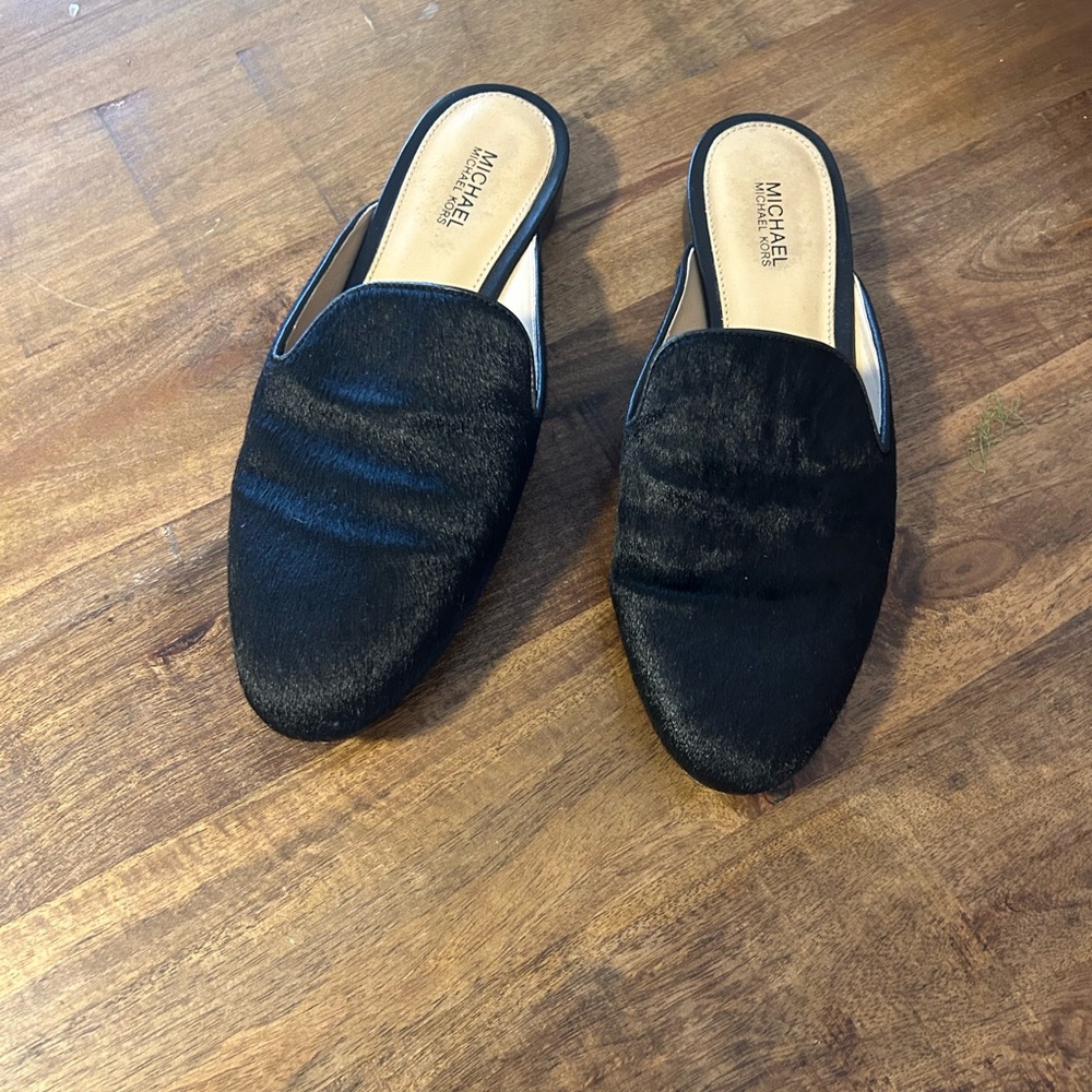 Michael Kors Black Mules with Pointed Toe and Textured Fabric
